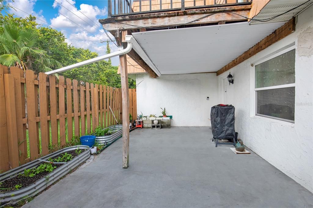 For Sale: $144,900 (2 beds, 2 baths, 1400 Square Feet)