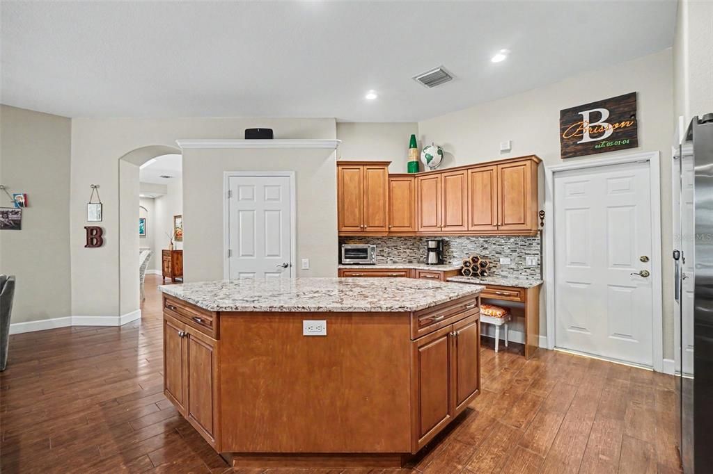 For Sale: $1,200,000 (4 beds, 3 baths, 3712 Square Feet)