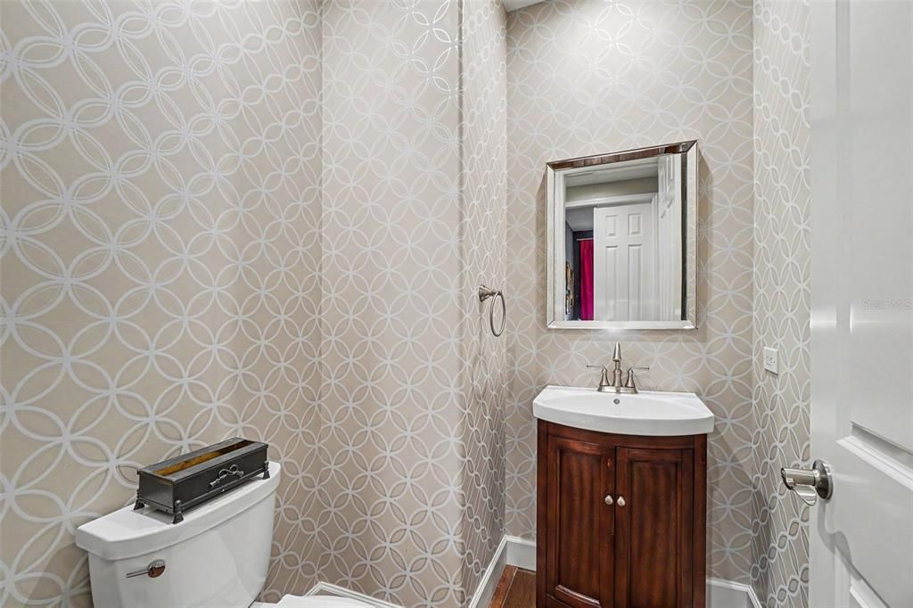 For Sale: $1,200,000 (4 beds, 3 baths, 3712 Square Feet)