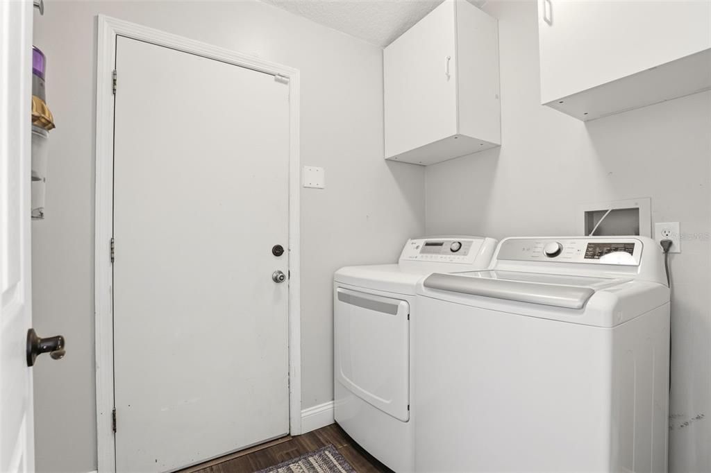 Activo con contrato: $524,900 (4 camas, 2 baños, 2353 Pies cuadrados)