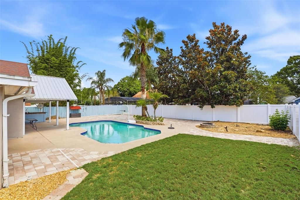 Activo con contrato: $524,900 (4 camas, 2 baños, 2353 Pies cuadrados)