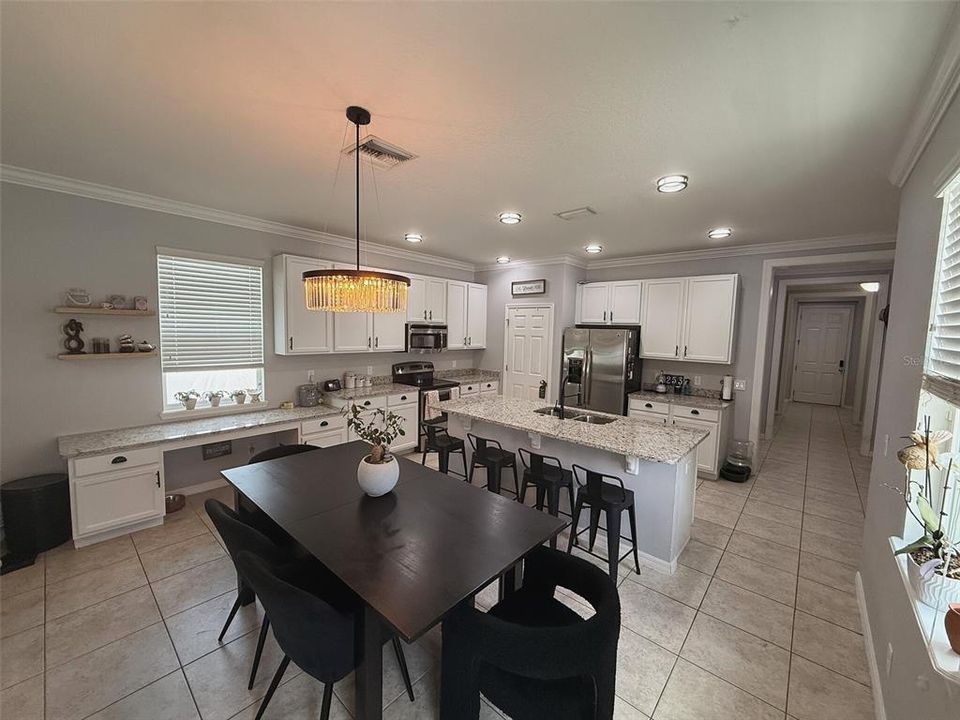 For Sale: $359,000 (3 beds, 2 baths, 1702 Square Feet)