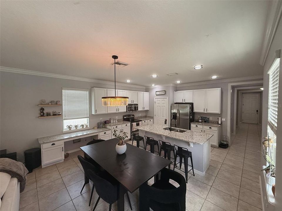 For Sale: $359,000 (3 beds, 2 baths, 1702 Square Feet)