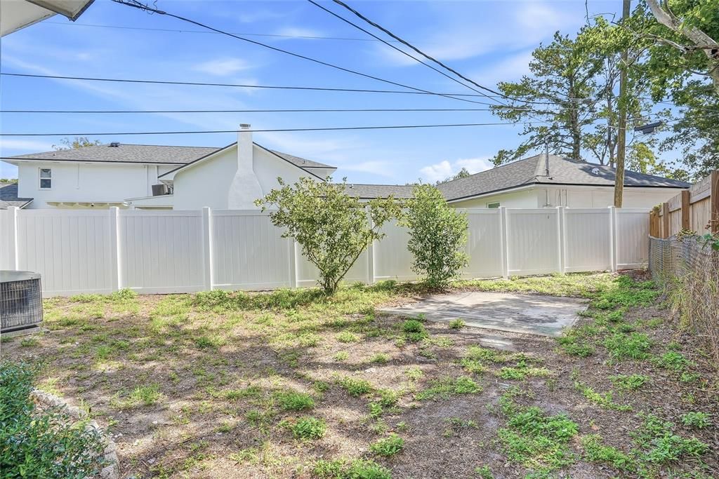 For Sale: $310,000 (2 beds, 1 baths, 959 Square Feet)