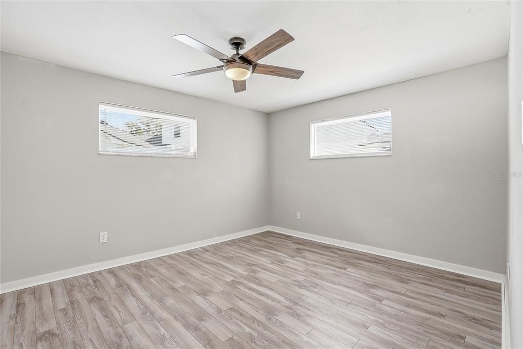 For Sale: $310,000 (2 beds, 1 baths, 959 Square Feet)