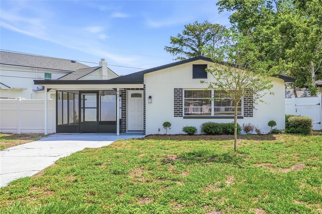 For Sale: $310,000 (2 beds, 1 baths, 959 Square Feet)