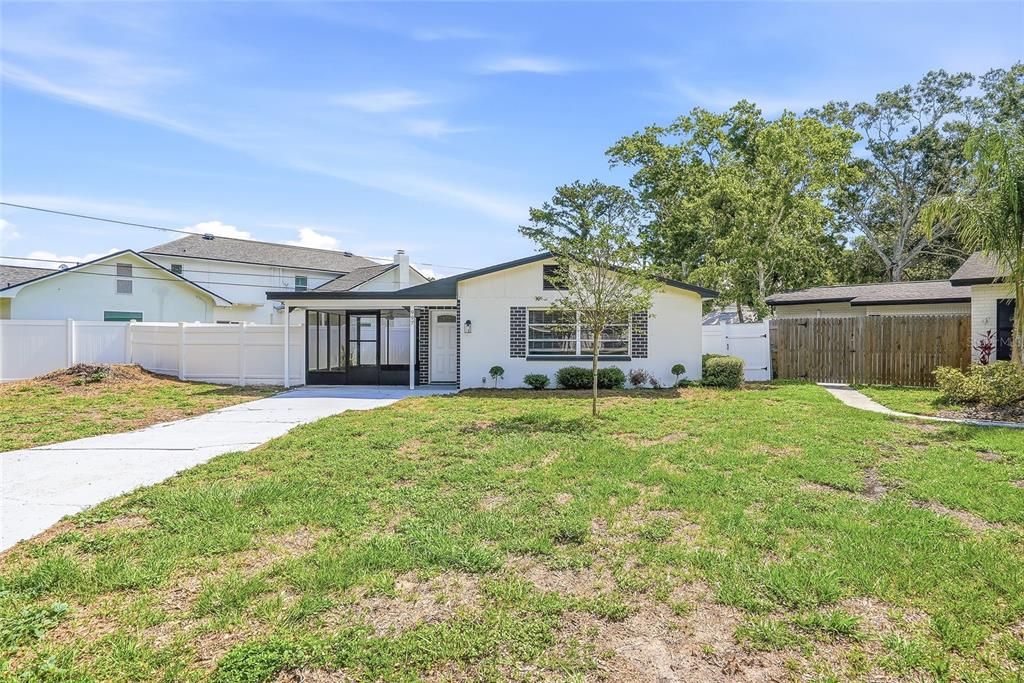 For Sale: $310,000 (2 beds, 1 baths, 959 Square Feet)