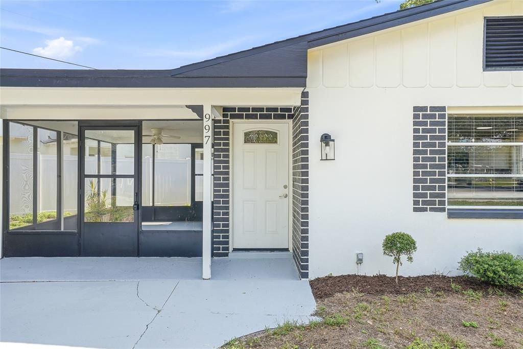 For Sale: $310,000 (2 beds, 1 baths, 959 Square Feet)