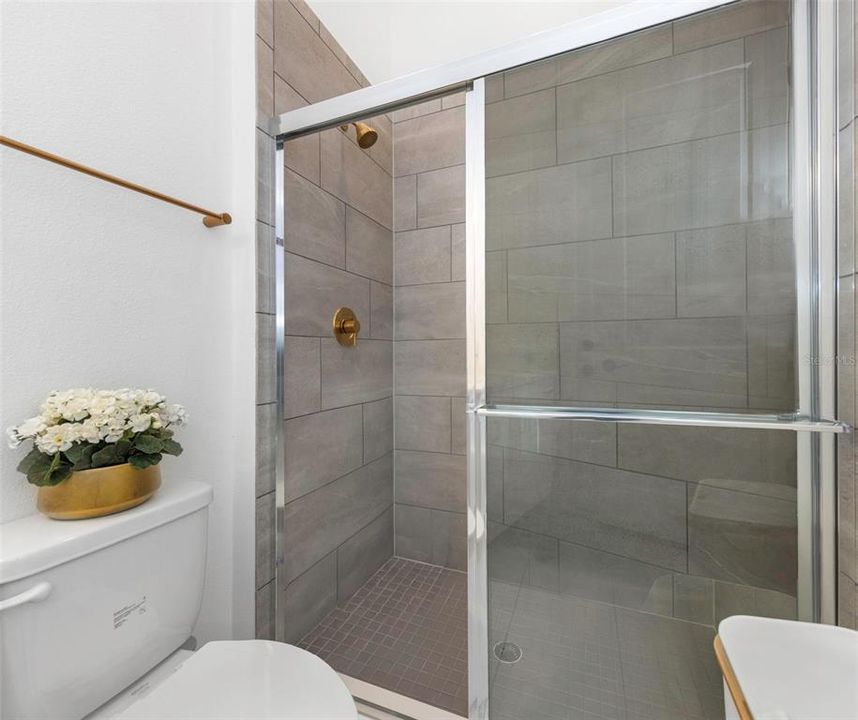 For Sale: $1,750,000 (6 beds, 4 baths, 5284 Square Feet)