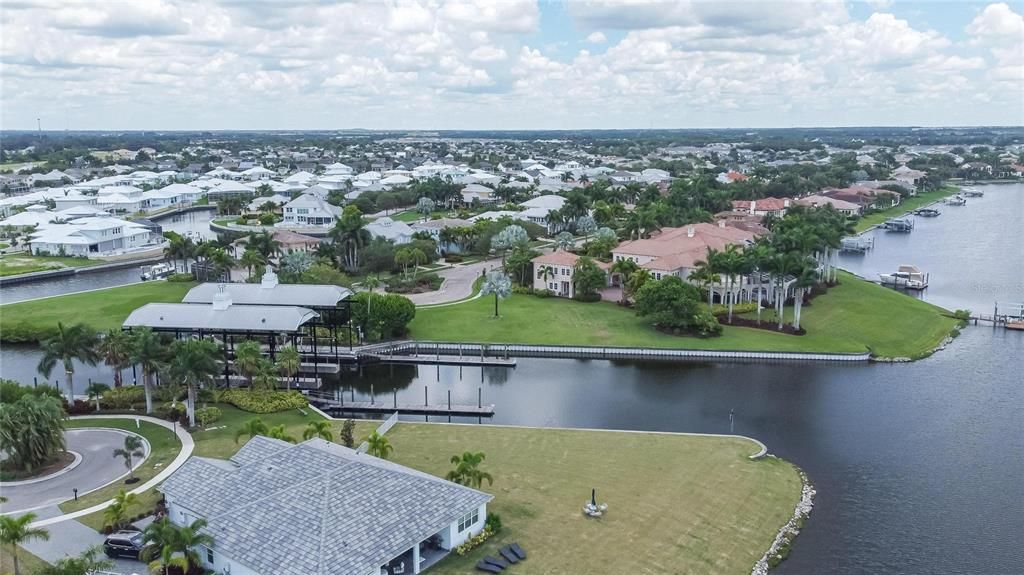For Sale: $1,750,000 (6 beds, 4 baths, 5284 Square Feet)