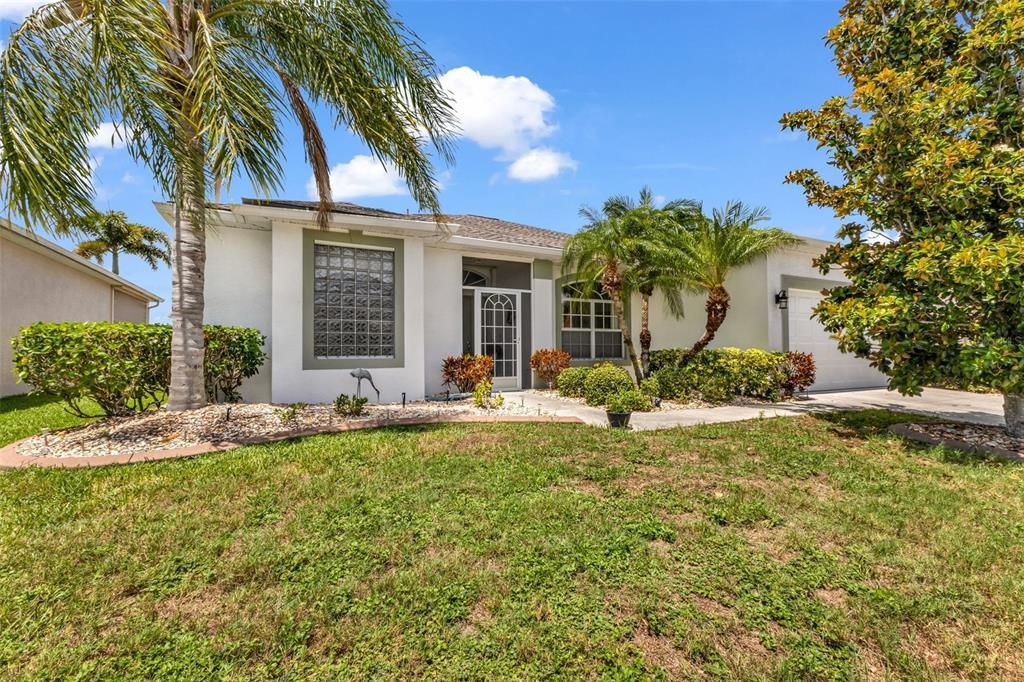 For Sale: $369,000 (3 beds, 2 baths, 1672 Square Feet)