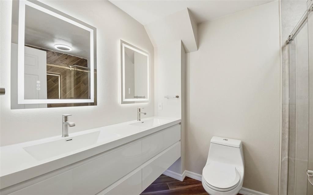 For Sale: $599,000 (4 beds, 2 baths, 1952 Square Feet)