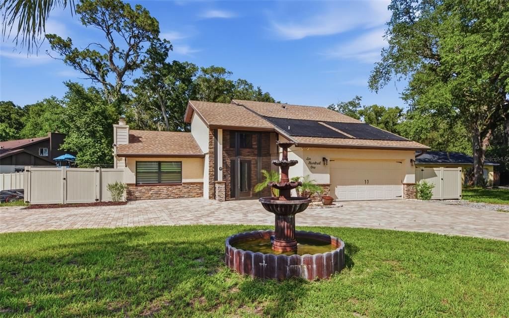 For Sale: $599,000 (4 beds, 2 baths, 1952 Square Feet)