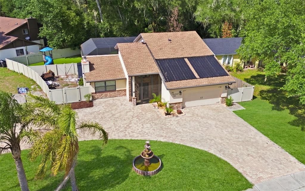 For Sale: $599,000 (4 beds, 2 baths, 1952 Square Feet)