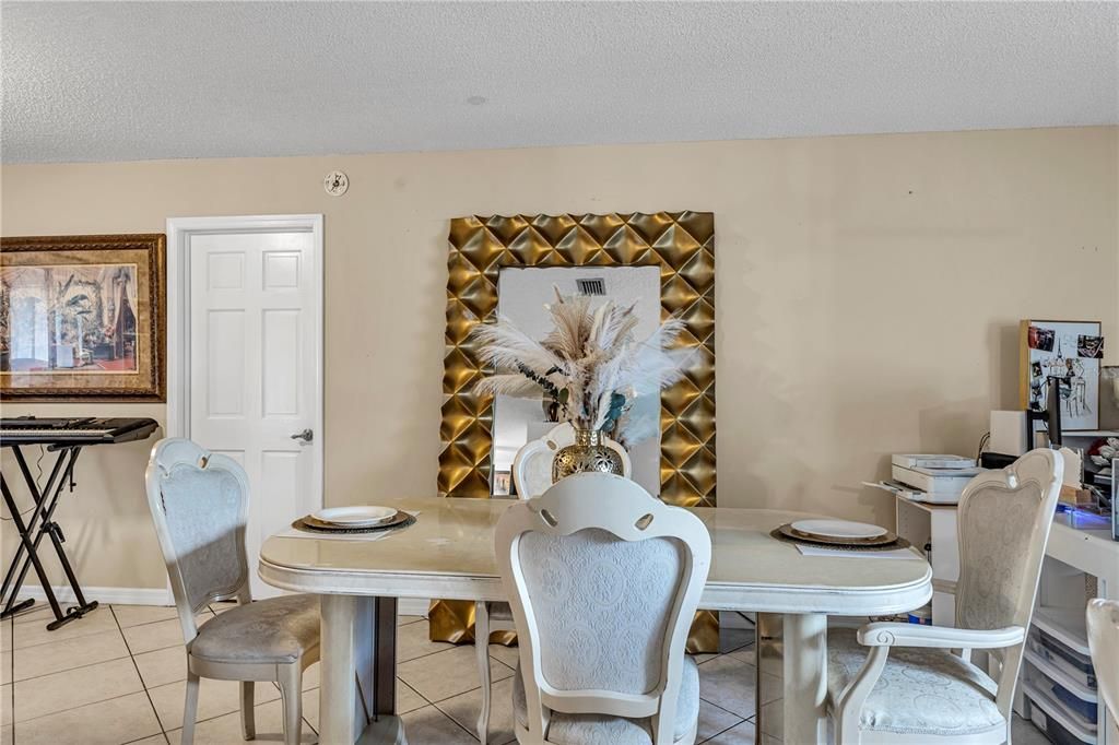 For Sale: $264,900 (2 beds, 2 baths, 1354 Square Feet)