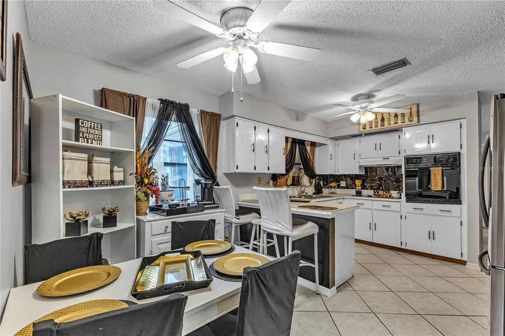 For Sale: $264,900 (2 beds, 2 baths, 1354 Square Feet)