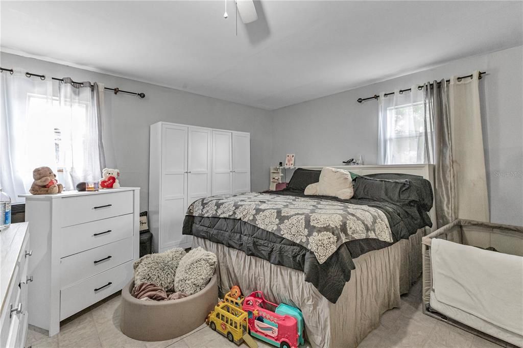 For Sale: $264,900 (2 beds, 2 baths, 1354 Square Feet)