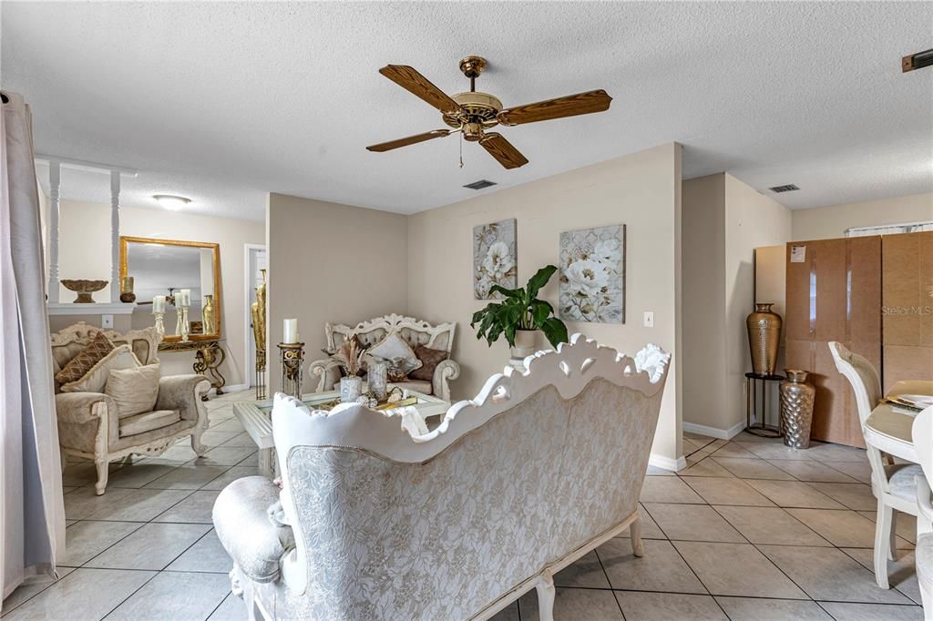 For Sale: $264,900 (2 beds, 2 baths, 1354 Square Feet)