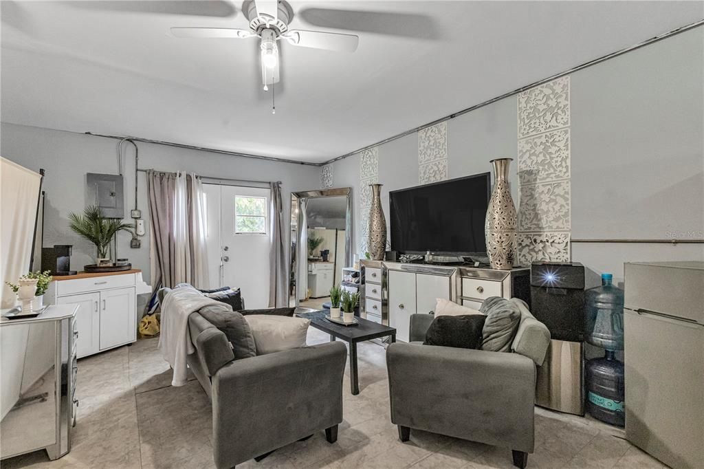 For Sale: $264,900 (2 beds, 2 baths, 1354 Square Feet)