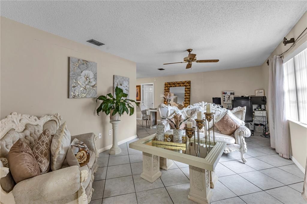 For Sale: $264,900 (2 beds, 2 baths, 1354 Square Feet)