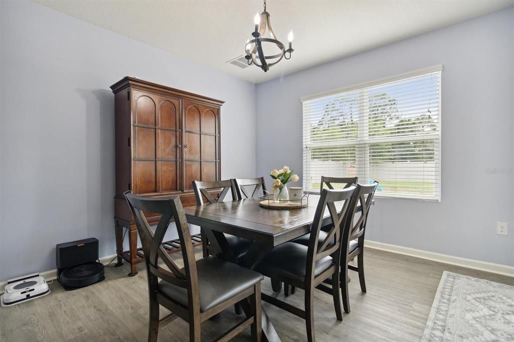 For Sale: $295,000 (3 beds, 2 baths, 1676 Square Feet)