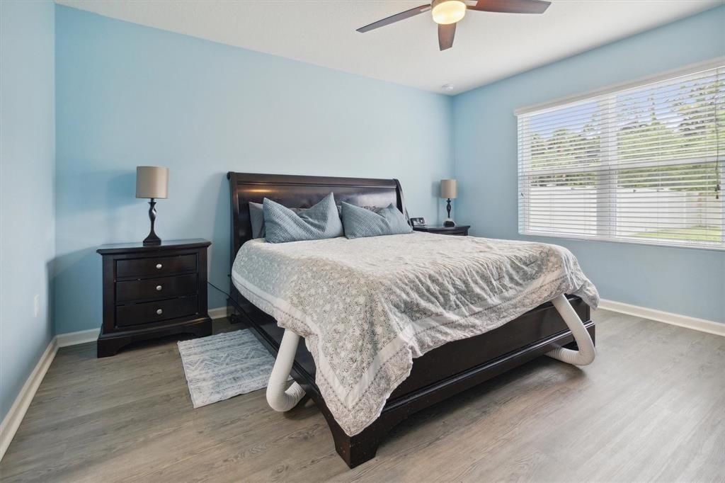 For Sale: $295,000 (3 beds, 2 baths, 1676 Square Feet)