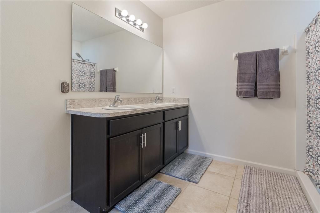 For Sale: $295,000 (3 beds, 2 baths, 1676 Square Feet)