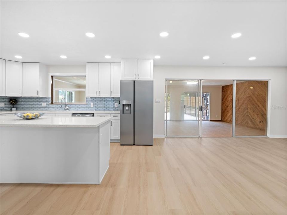 Active With Contract: $549,900 (3 beds, 2 baths, 2586 Square Feet)