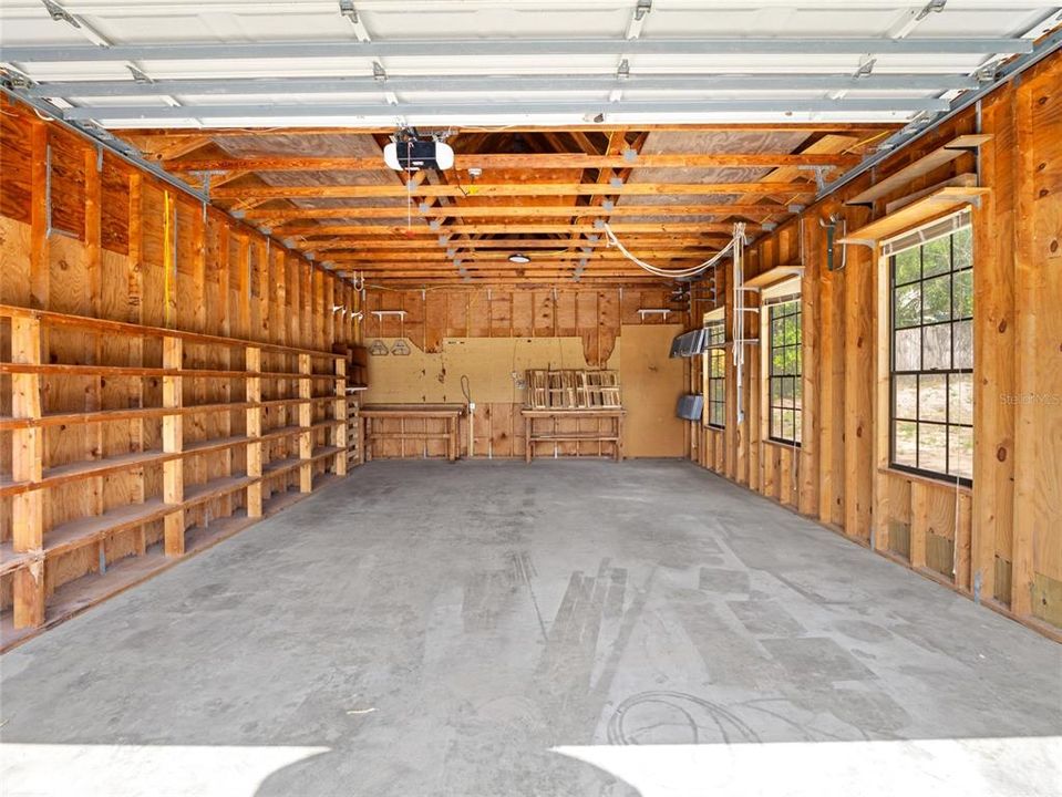 Active With Contract: $549,900 (3 beds, 2 baths, 2586 Square Feet)