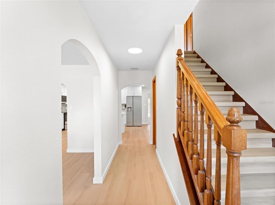 Active With Contract: $549,900 (3 beds, 2 baths, 2586 Square Feet)