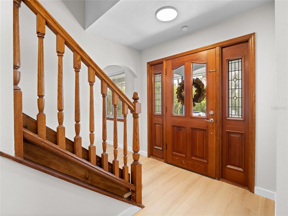 Active With Contract: $549,900 (3 beds, 2 baths, 2586 Square Feet)