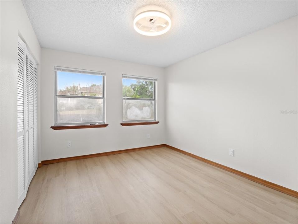 Active With Contract: $549,900 (3 beds, 2 baths, 2586 Square Feet)