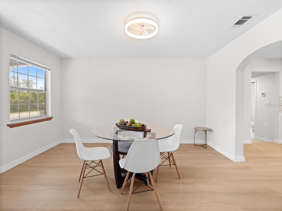 Active With Contract: $549,900 (3 beds, 2 baths, 2586 Square Feet)