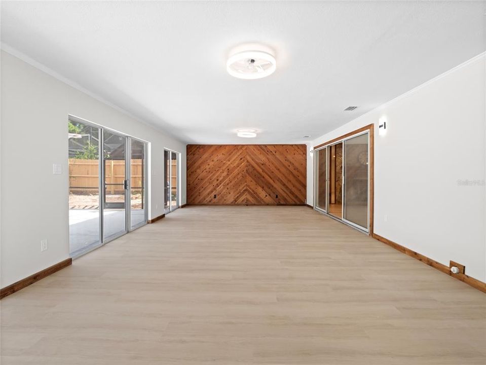 Active With Contract: $549,900 (3 beds, 2 baths, 2586 Square Feet)