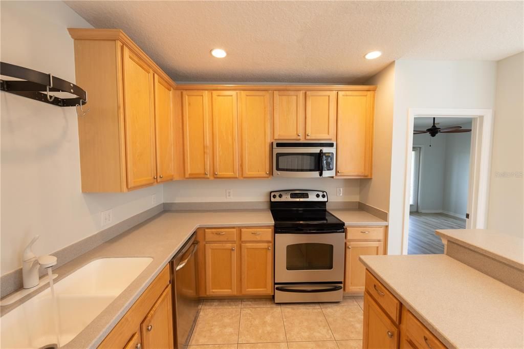 For Sale: $365,000 (3 beds, 2 baths, 1790 Square Feet)