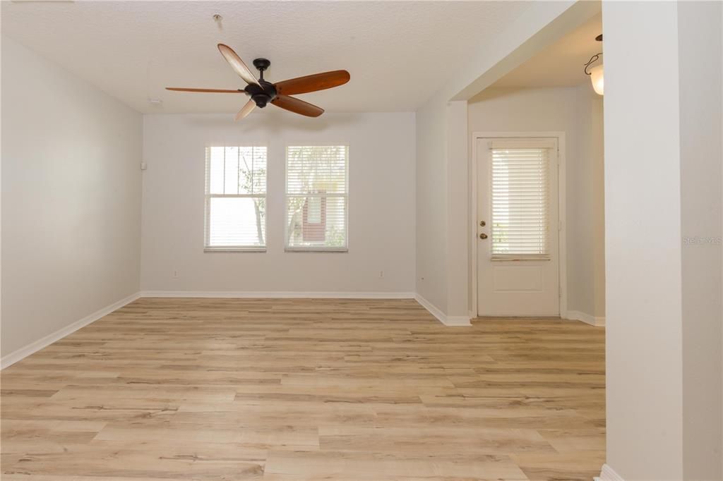For Sale: $365,000 (3 beds, 2 baths, 1790 Square Feet)