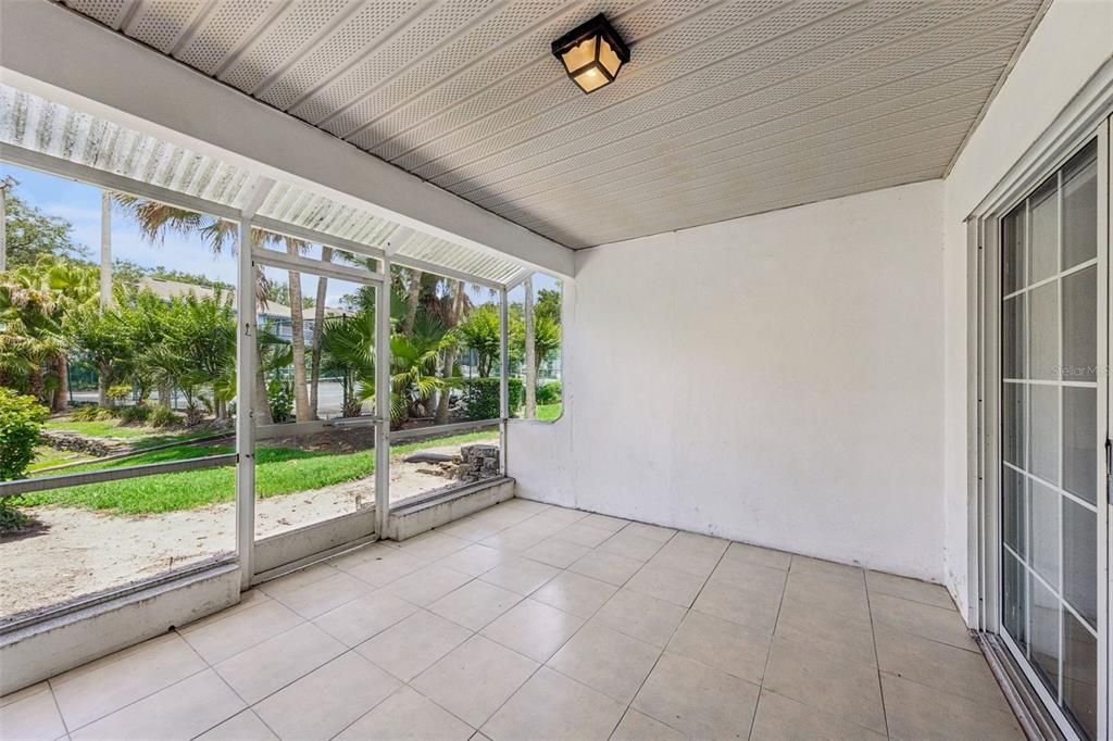 For Sale: $199,000 (2 beds, 2 baths, 1365 Square Feet)