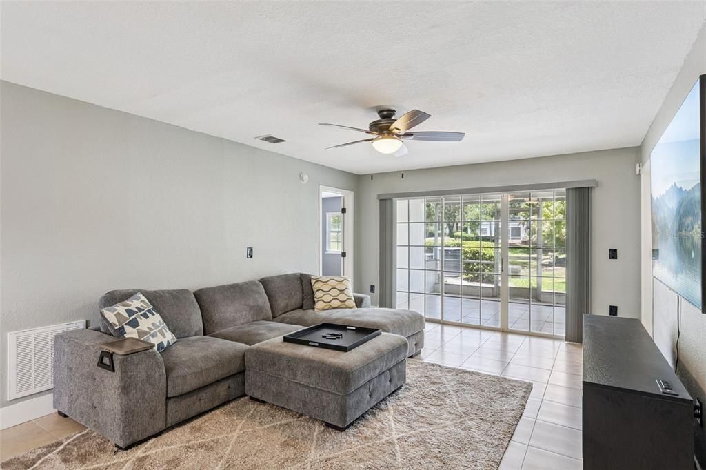 For Sale: $199,000 (2 beds, 2 baths, 1365 Square Feet)