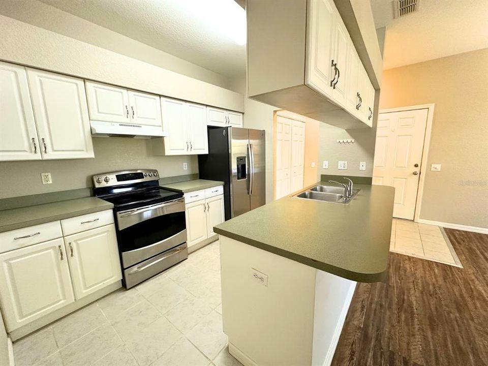 For Rent: $1,550 (2 beds, 2 baths, 1017 Square Feet)