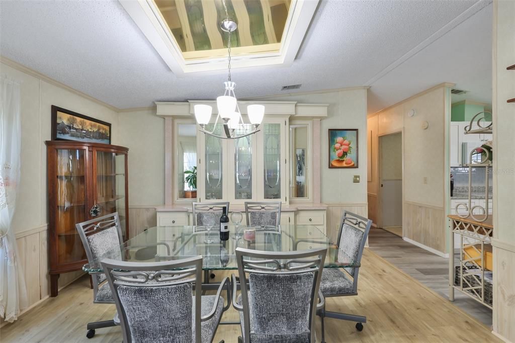 For Sale: $179,000 (2 beds, 2 baths, 1329 Square Feet)