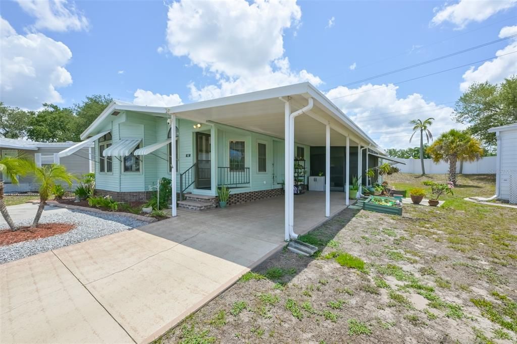 For Sale: $179,000 (2 beds, 2 baths, 1329 Square Feet)