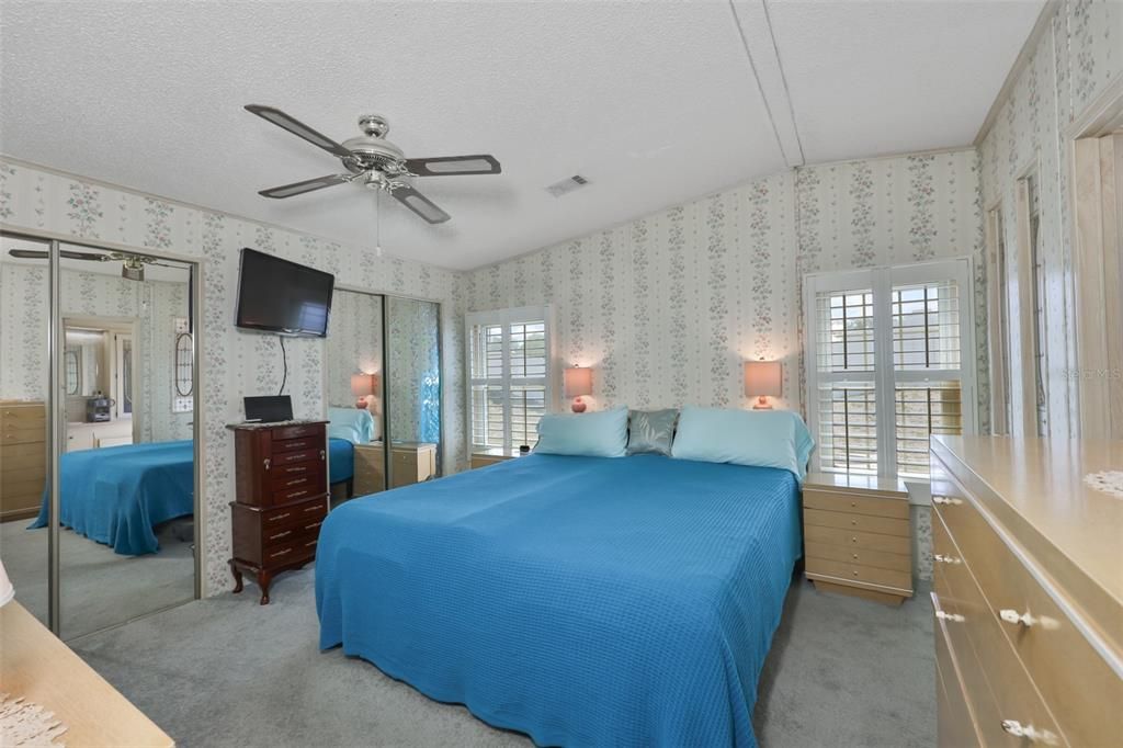 For Sale: $179,000 (2 beds, 2 baths, 1329 Square Feet)