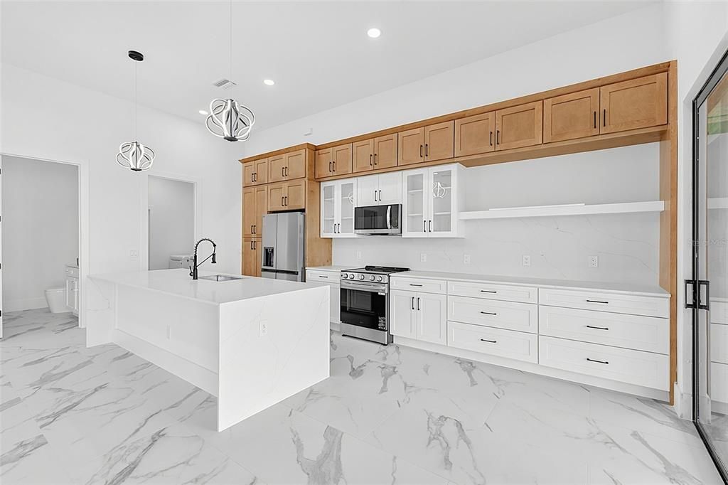 En Venta: $1,179,080 (4 camas, 3 baños, 2162 Pies cuadrados)