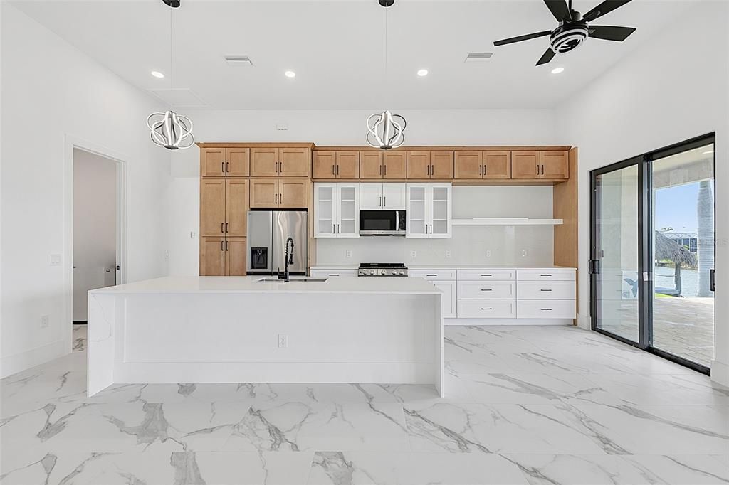 En Venta: $1,179,080 (4 camas, 3 baños, 2162 Pies cuadrados)
