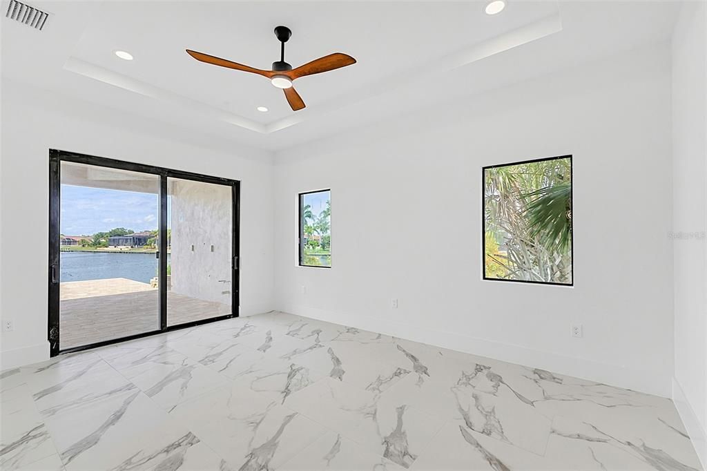 En Venta: $1,179,080 (4 camas, 3 baños, 2162 Pies cuadrados)