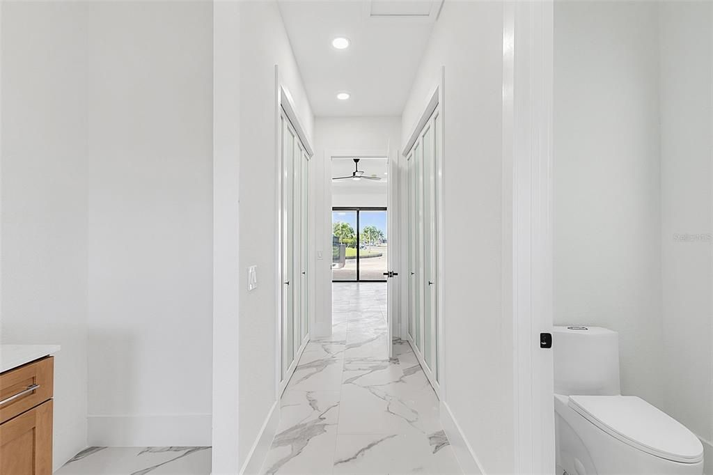En Venta: $1,179,080 (4 camas, 3 baños, 2162 Pies cuadrados)