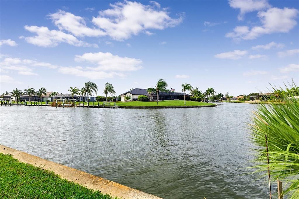 En Venta: $1,179,080 (4 camas, 3 baños, 2162 Pies cuadrados)