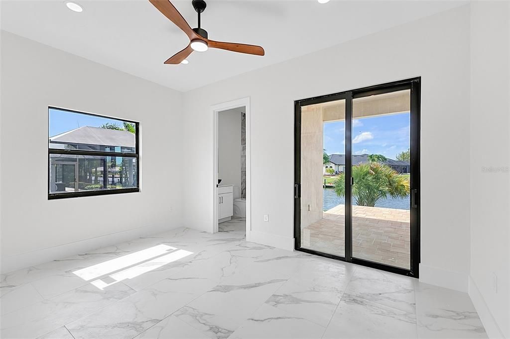 En Venta: $1,179,080 (4 camas, 3 baños, 2162 Pies cuadrados)