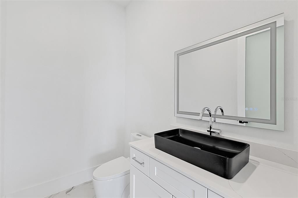 En Venta: $1,179,080 (4 camas, 3 baños, 2162 Pies cuadrados)