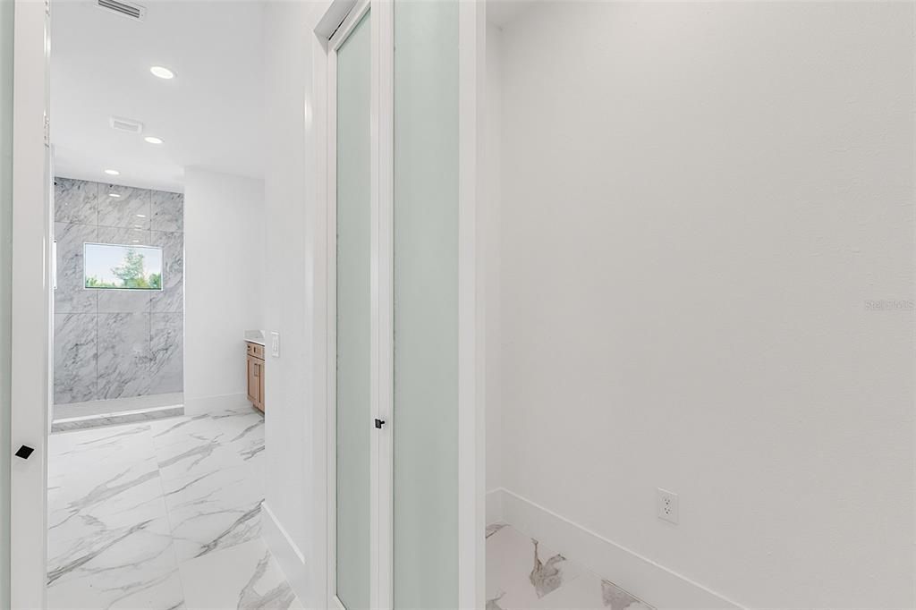 En Venta: $1,179,080 (4 camas, 3 baños, 2162 Pies cuadrados)
